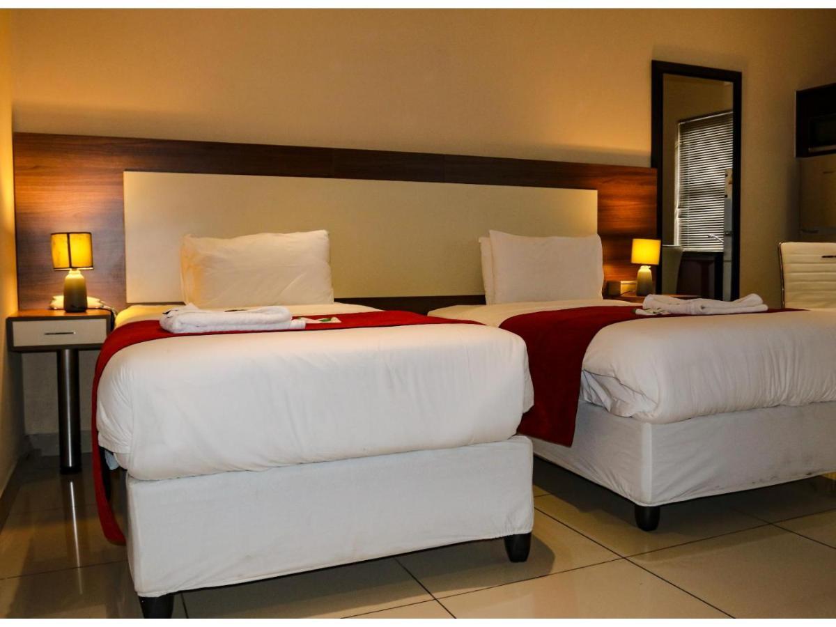 Eagle Nest Luxury Accommodation Roodepoort Esterno foto