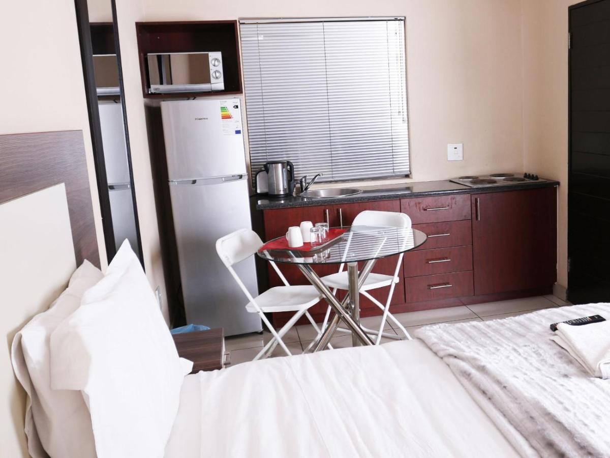 Eagle Nest Luxury Accommodation Roodepoort Esterno foto
