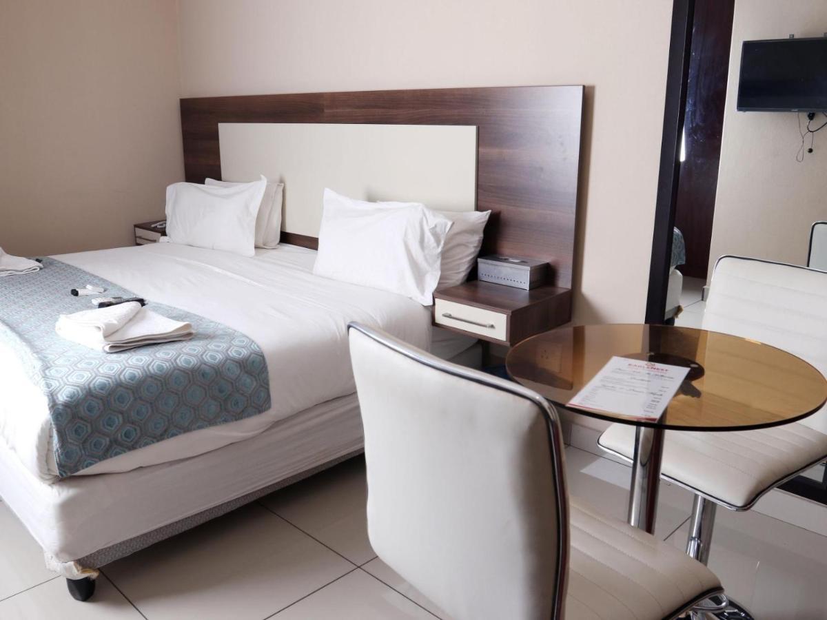 Eagle Nest Luxury Accommodation Roodepoort Esterno foto