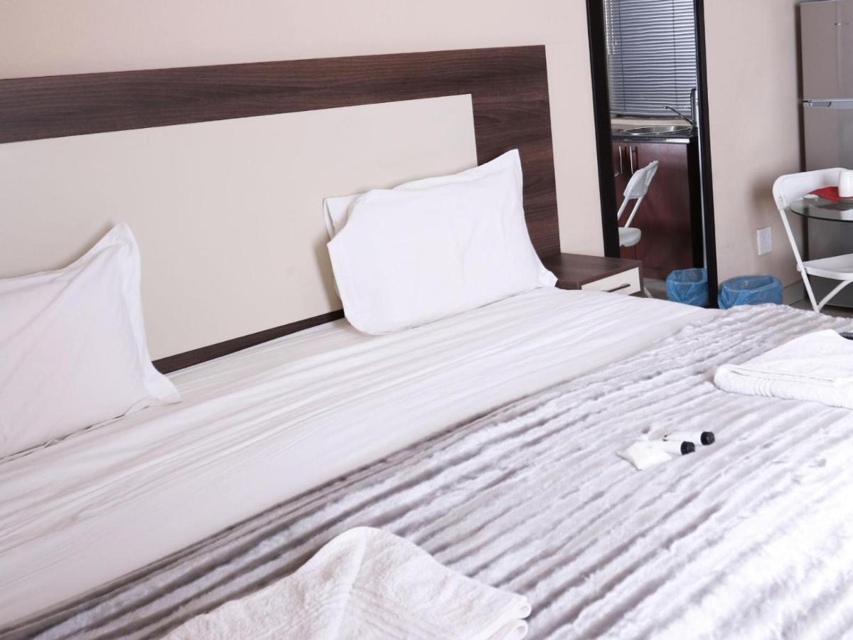 Eagle Nest Luxury Accommodation Roodepoort Esterno foto