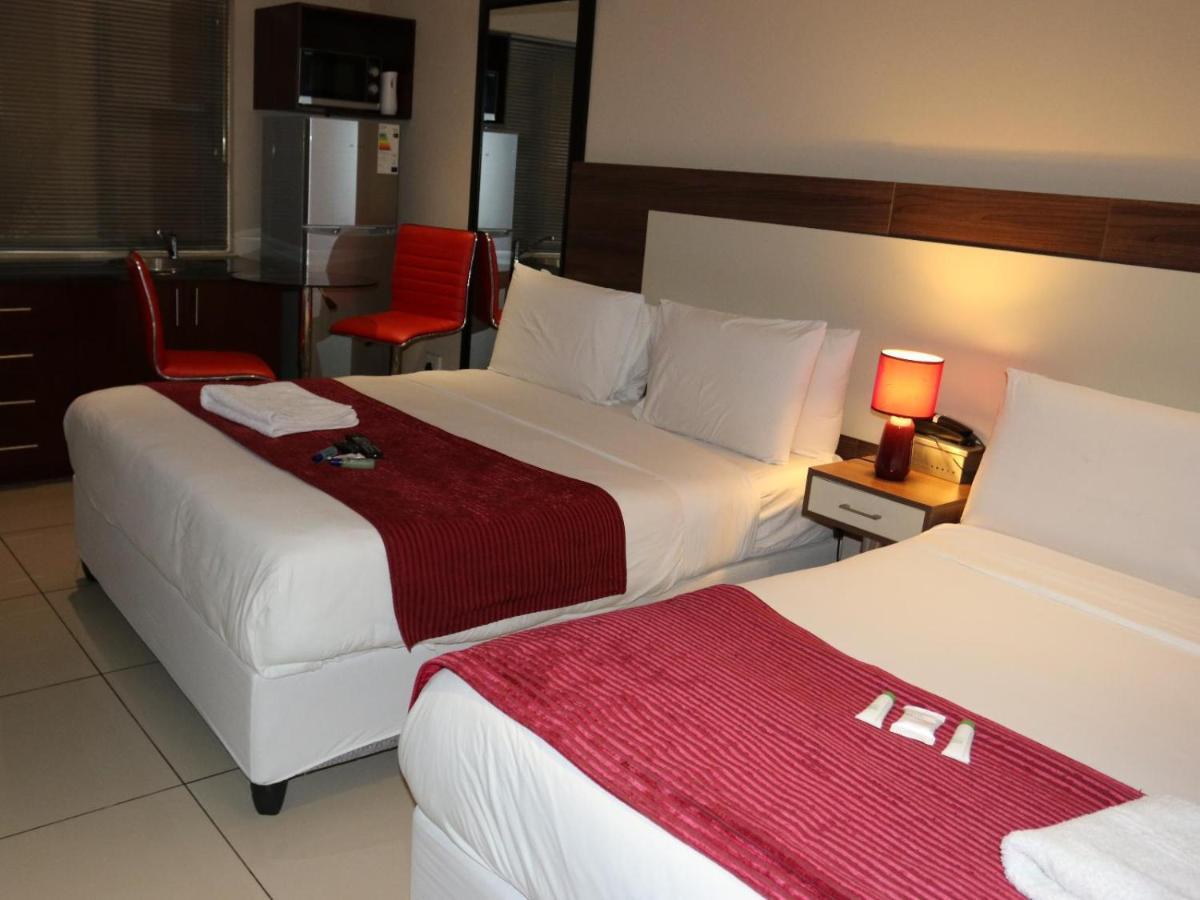 Eagle Nest Luxury Accommodation Roodepoort Esterno foto