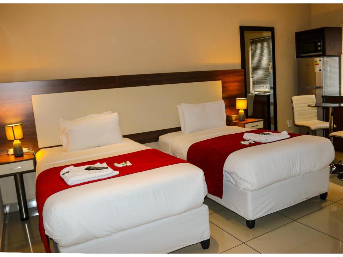 Eagle Nest Luxury Accommodation Roodepoort Esterno foto
