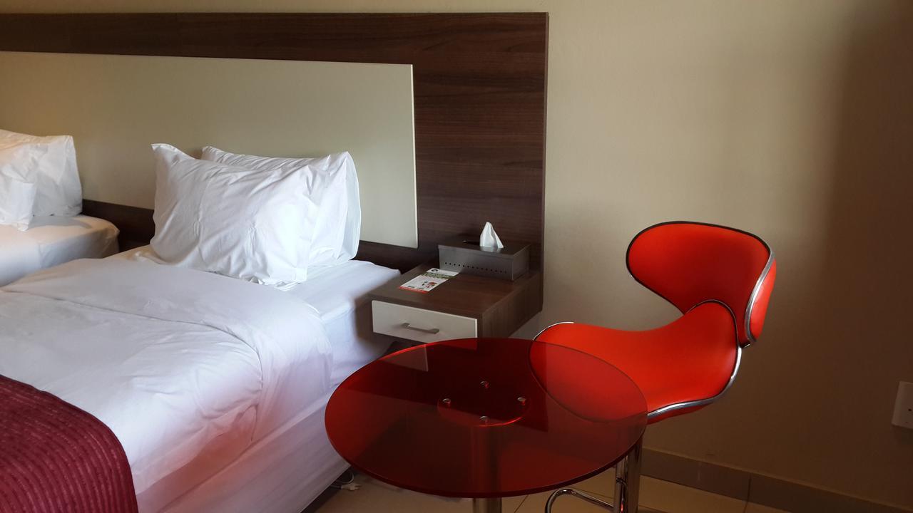 Eagle Nest Luxury Accommodation Roodepoort Esterno foto