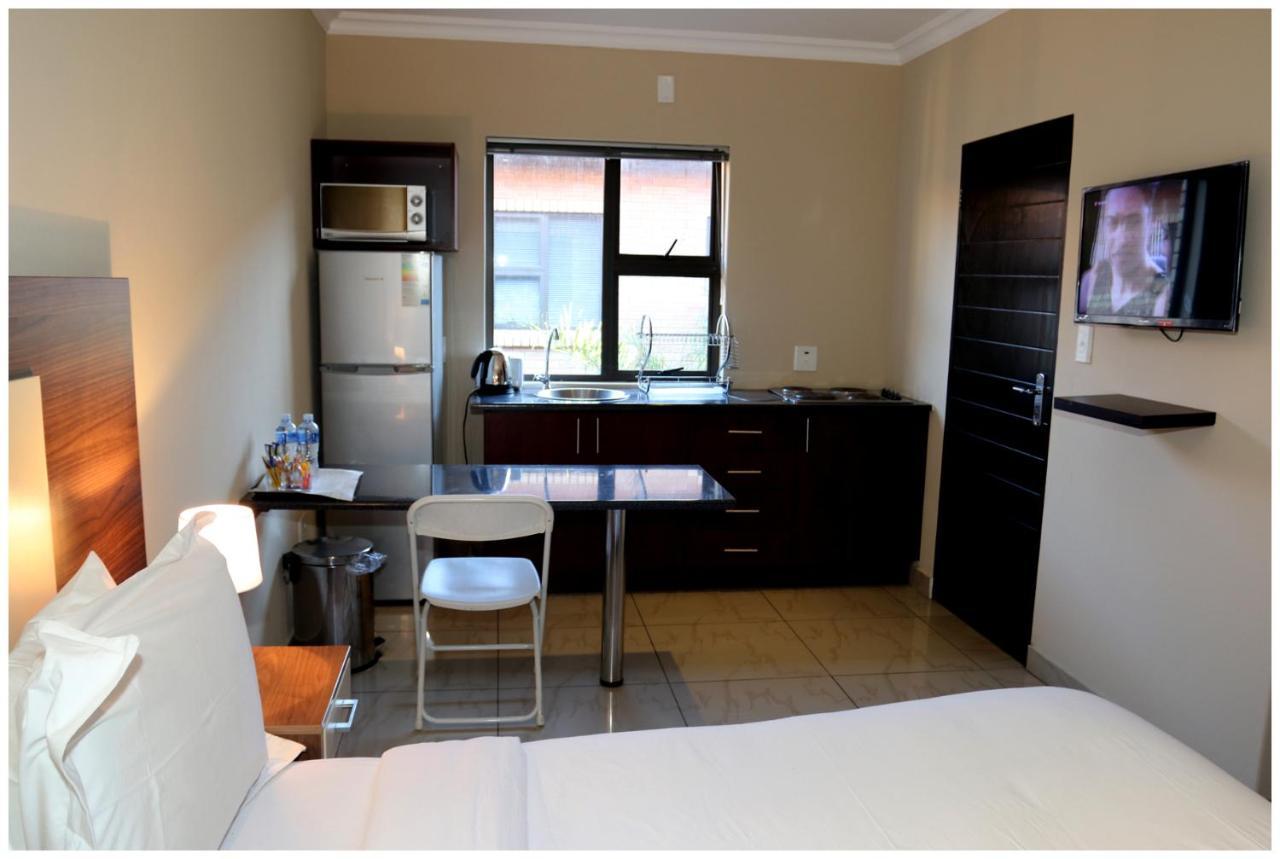 Eagle Nest Luxury Accommodation Roodepoort Esterno foto